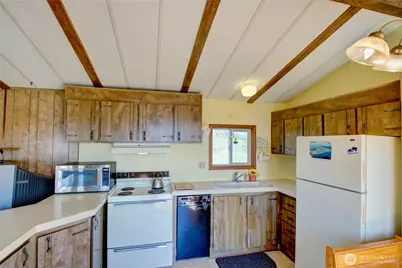 2702 Dundee Place, Anacortes, WA 98221 - Photo 13