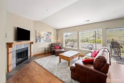 808 W Manson Highway #C303, Chelan, WA 98816 - Photo 5