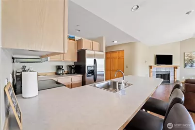 808 W Manson Highway #C303, Chelan, WA 98816 - Photo 9
