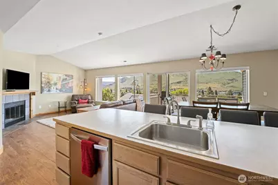 808 W Manson Highway #C303, Chelan, WA 98816 - Photo 7