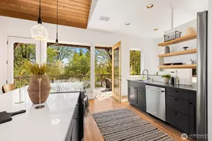 15504 SE 18th St, Bellevue, WA 98007 - Photo 11
