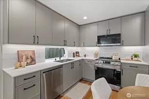 4120 Burke Ave N, Seattle, WA 98103 - Photo 7