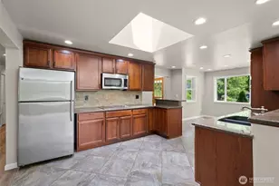 17210 SE May Valley Rd, Renton, WA 98059 - Photo 9