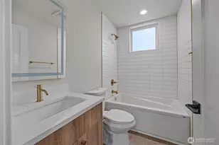910 15th Ave, Seattle, WA 98122 - Photo 11