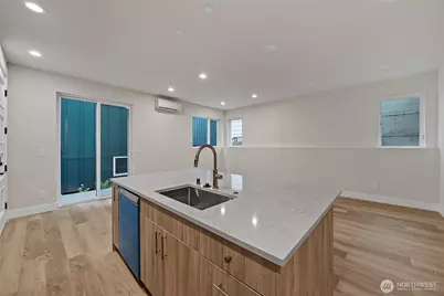910 15th Avenue #C, Seattle, WA 98122 - Photo 7