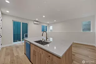 910 15th Ave, Seattle, WA 98122 - Photo 7
