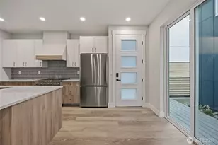 910 15th Ave, Seattle, WA 98122 - Photo 3