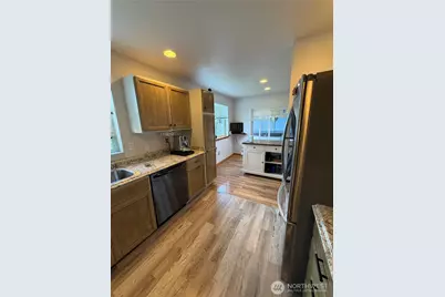 22615 W 44th Ave, Mountlake Terrace, WA 98043 - Photo 9