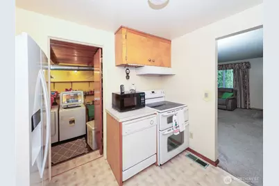 25033 20th Avenue S, Des Moines, WA 98198 - Photo 9