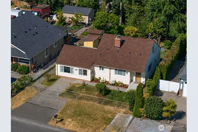 25033 20th Avenue S, Des Moines, WA 98198 - Photo 1