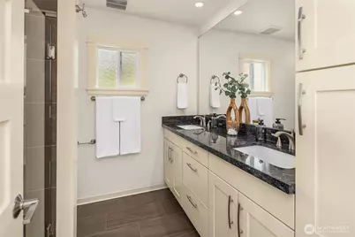 1131 19th Avenue E, Seattle, WA 98112 - Photo 19