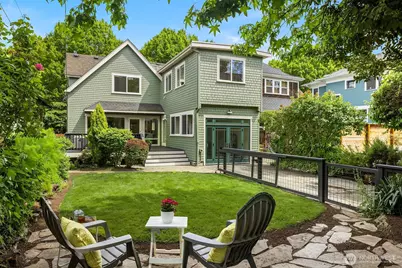 1131 19th Avenue E, Seattle, WA 98112 - Photo 1