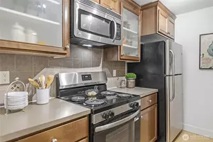 300 N 130th Street W, Seattle, WA 98133 - Photo 13