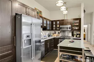 530 Broadway E, Seattle, WA 98102 - Photo 3