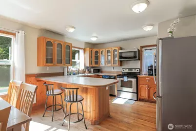 2681 S East Camano Dr, Camano Island, WA 98282 - Photo 9