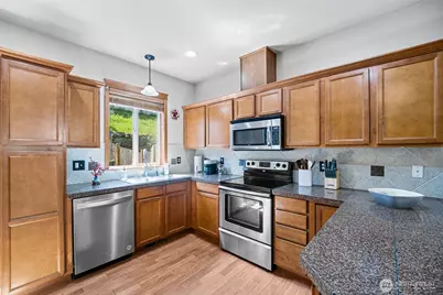 524 Pilchuck Path, Everett, WA 98201 - Photo 3