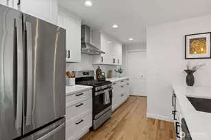 2701 NE 110th St, Seattle, WA 98125 - Photo 11