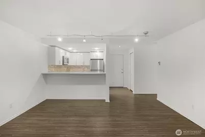 13717 Linden Avenue N #221, Seattle, WA 98133 - Photo 11
