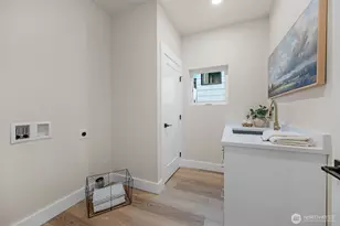 910 15th Ave, Seattle, WA 98122 - Photo 17