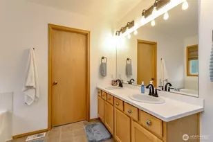 1502 Jensen Ave, DuPont, WA 98327 - Photo 23