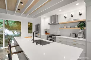 2127 2nd Ave N, Seattle, WA 98109 - Photo 3