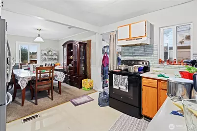 12206 1st Avenue S, Seattle, WA 98168 - Photo 11