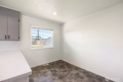 1046 W Gem Avenue, Moses Lake, WA 98837 - Photo 11