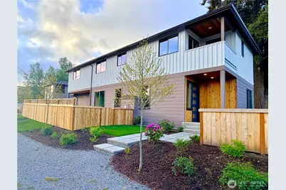 10202 44th Avenue SW, Seattle, WA 98146 - Photo 1