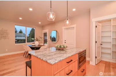 10202 44th Avenue SW, Seattle, WA 98146 - Photo 13