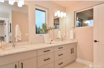10202 44th Avenue SW, Seattle, WA 98146 - Photo 23
