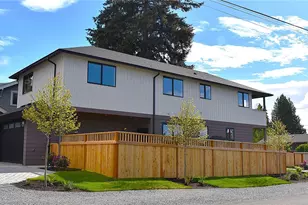 10202 44th Ave SW, Seattle, WA 98146 - Photo 3