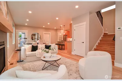 10202 44th Avenue SW, Seattle, WA 98146 - Photo 5