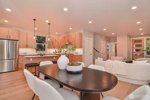 10202 44th Ave SW, Seattle, WA 98146 - Photo 7