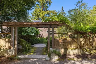 16221 Reitan Rd NE, Bainbridge Island, WA 98110 - Photo 7