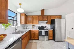 3519 NE 95th St, Seattle, WA 98115 - Photo 9