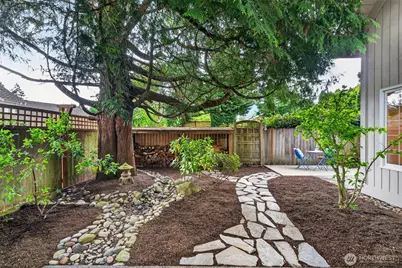 12610 NE 68th Place, Kirkland, WA 98033 - Photo 35