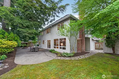 12610 NE 68th Place, Kirkland, WA 98033 - Photo 3