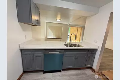14020 SE 8th Street, Bellevue, WA 98007 - Photo 9