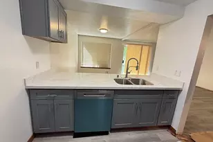 14020 SE 8th St, Bellevue, WA 98007 - Photo 9