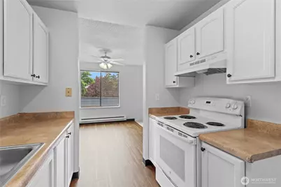 1832 S 330th Street #D, Federal Way, WA 98003 - Photo 9