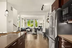 998 NE High St, Issaquah, WA 98029 - Photo 11