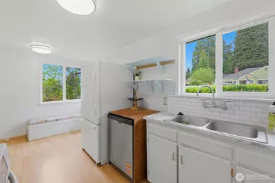 1132 Evans Avenue W, Bremerton, WA 98312 - Photo 15