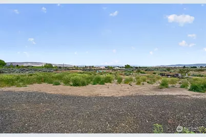 130 Red Tail Road, Yakima, WA 98908 - Photo 13