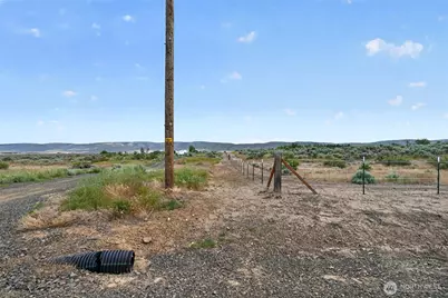 130 Red Tail Road, Yakima, WA 98908 - Photo 17