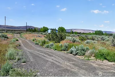130 Red Tail Road, Yakima, WA 98908 - Photo 11
