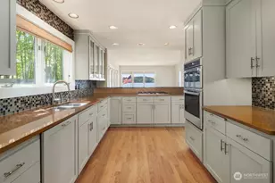 6225 77th Ave SE, Mercer Island, WA 98040 - Photo 9