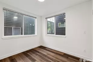 5255 Brooklyn Ave NE, Seattle, WA 98015 - Photo 13