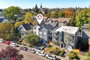 5255 Brooklyn Ave NE, Seattle, WA 98015 - Photo 3