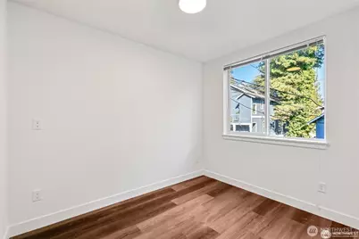 5255 Brooklyn Avenue NE, Seattle, WA 98015 - Photo 11