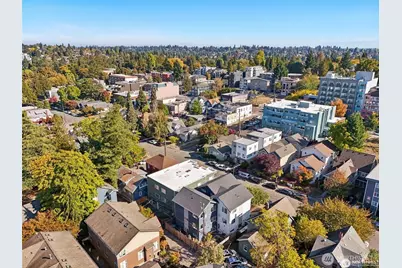 5255 Brooklyn Avenue NE, Seattle, WA 98015 - Photo 37